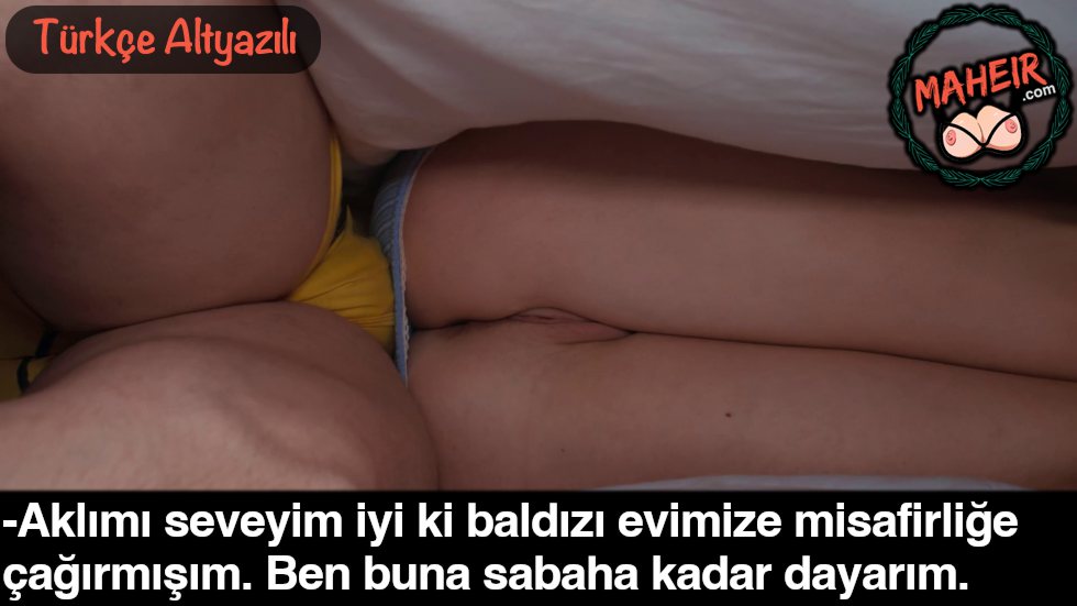 Yanında Yatan Baldıza Yorganın Altından Yasladı